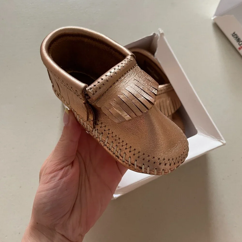 Minnetonka Bootie Baby Moccasins Rose Gold Size 5 Infant